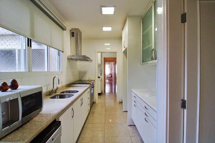 Apartamento à venda com 4 quartos, 3 suítes, 5 vagas e 289m² no Jardim Fonte do Morumbi, São Paulo (SP) — foto 11 de 25