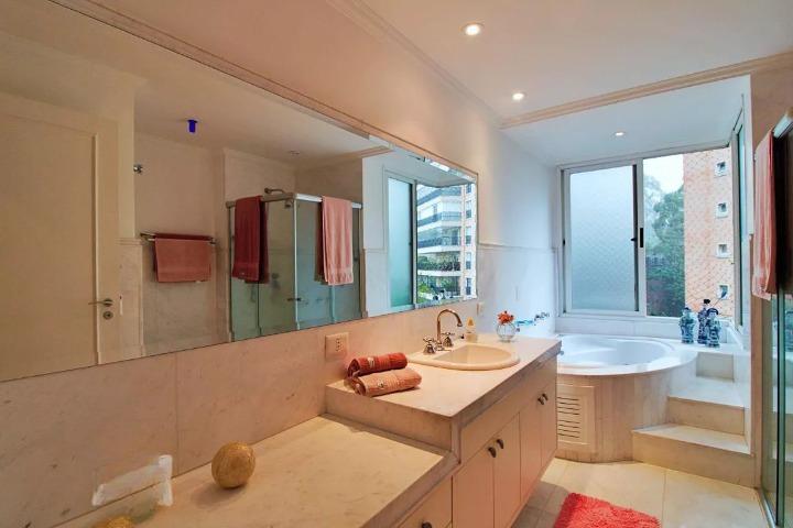 Apartamento à venda com 4 quartos, 3 suítes, 5 vagas e 289m² no Jardim Fonte do Morumbi, São Paulo (SP) — foto 16 de 25