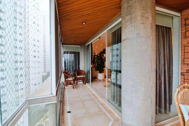 Apartamento à venda com 4 quartos, 3 suítes, 5 vagas e 289m² no Jardim Fonte do Morumbi, São Paulo (SP) — foto 10 de 25