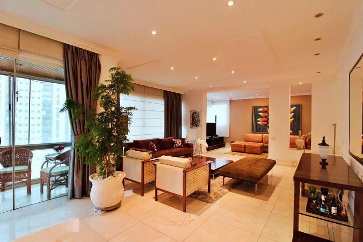 Apartamento à venda com 4 quartos, 3 suítes, 5 vagas e 289m² no Jardim Fonte do Morumbi, São Paulo (SP) — foto 3 de 25