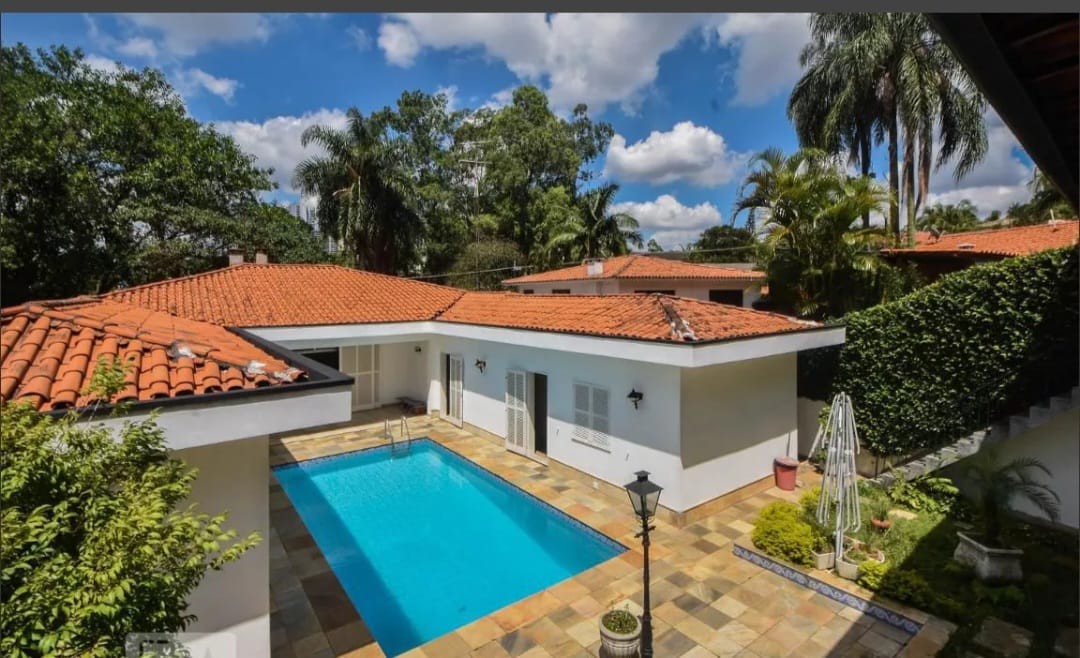 Casa para alugar com 4 quartos, 5 banheiros, 10 vagas e 635m² no Jardim Marajoara, São Paulo — foto principal