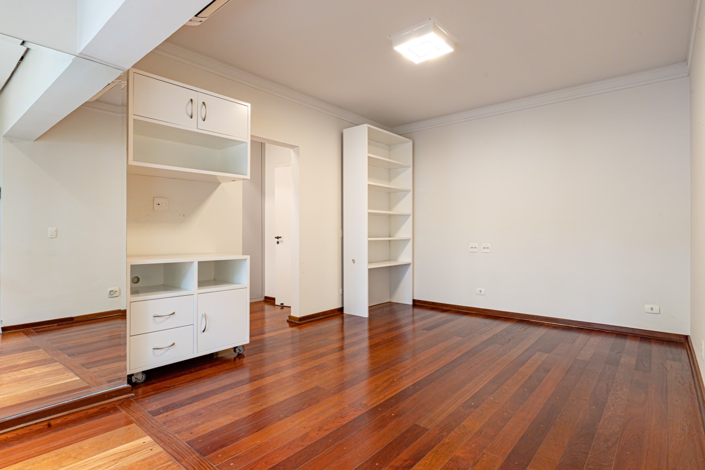 Casa à venda com 4 quartos, 4 suítes, 4 vagas e 754m² no Jardim Leonor, São Paulo (SP) — foto 26 de 30