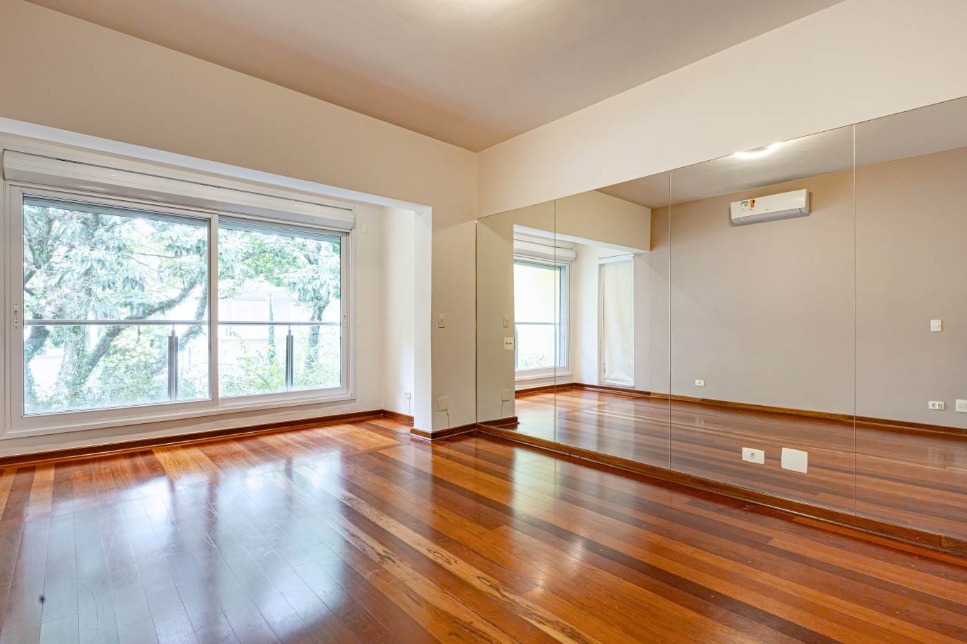 Casa à venda com 4 quartos, 4 suítes, 4 vagas e 754m² no Jardim Leonor, São Paulo (SP) — foto 29 de 30