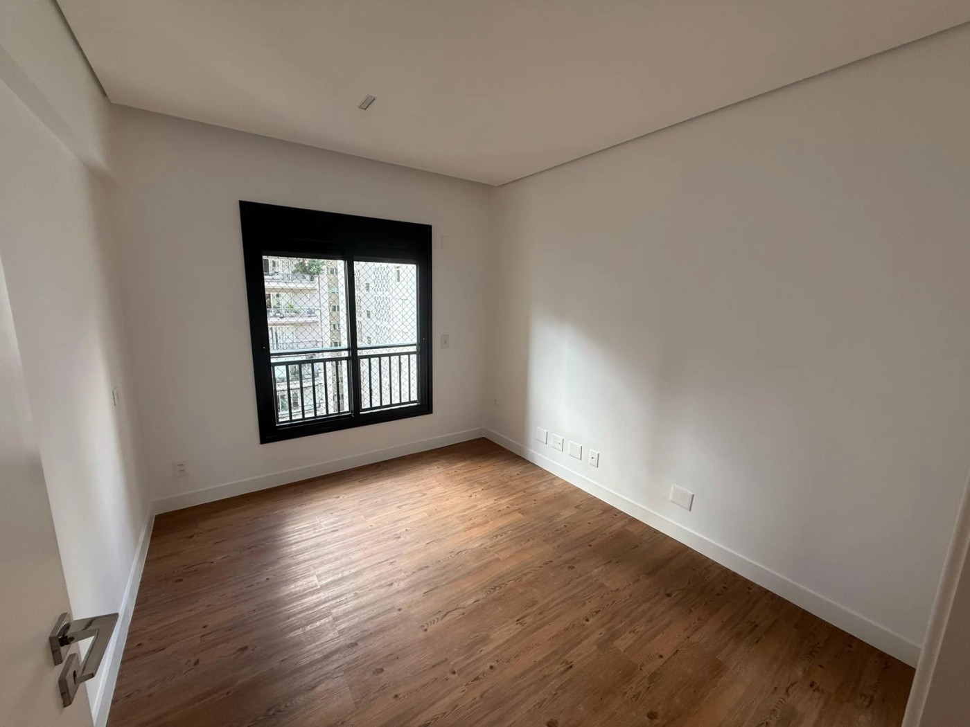 Apartamento à venda com 3 quartos, 3 suítes, 2 vagas e 226m² no Jardim Paulista, São Paulo (SP) — foto 17 de 24