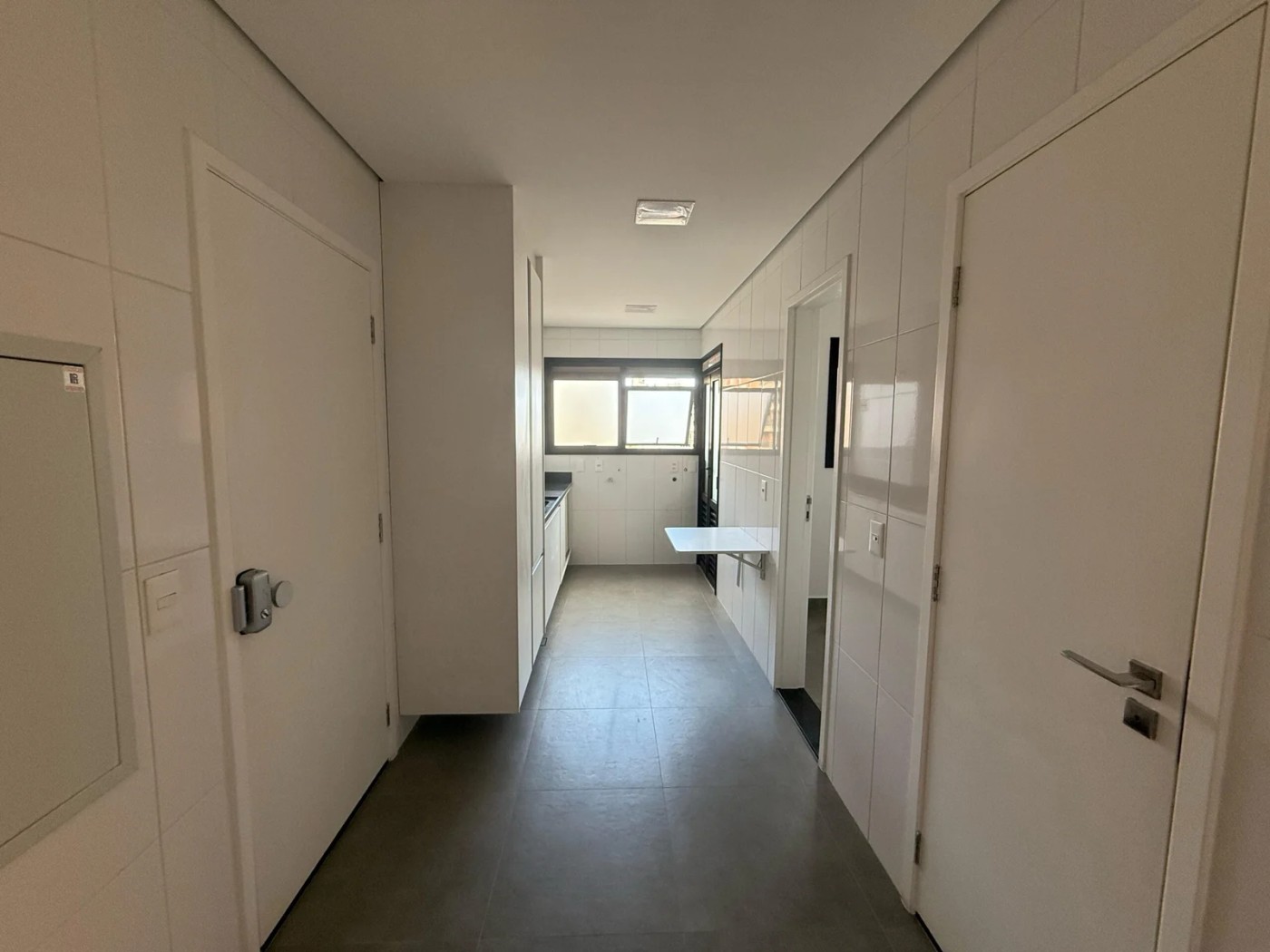Apartamento à venda com 3 quartos, 3 suítes, 2 vagas e 226m² no Jardim Paulista, São Paulo (SP) — foto 23 de 24