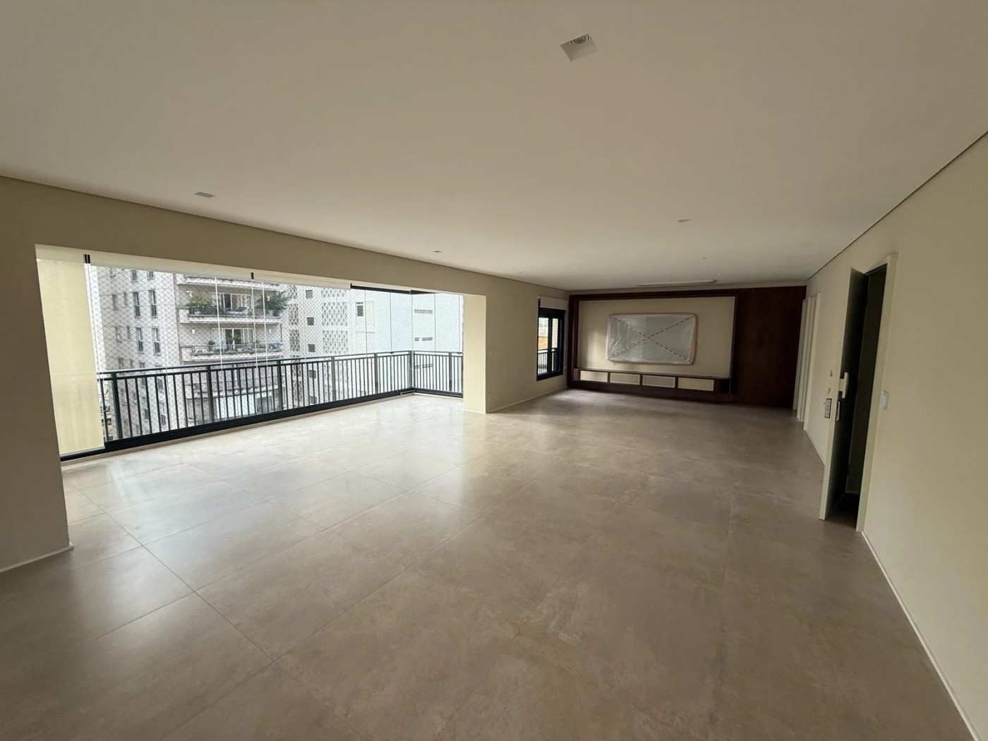Apartamento à venda com 3 quartos, 3 suítes, 2 vagas e 226m² no Jardim Paulista, São Paulo (SP) — foto 2 de 24