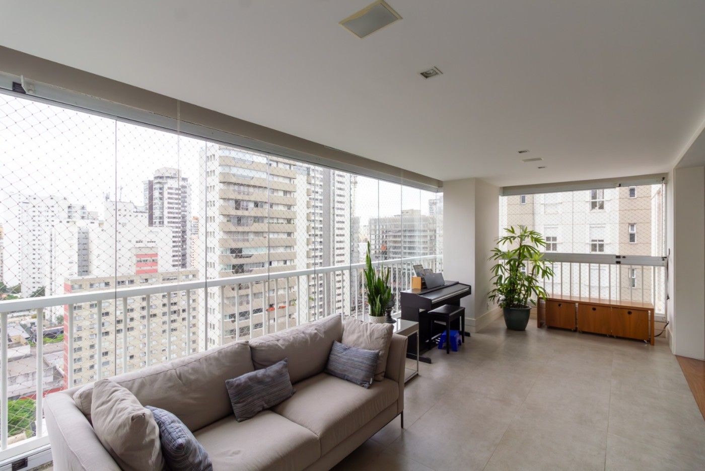 Apartamento à venda com 4 quartos, 4 banheiros, 3 vagas e 181m² no Moema, São Paulo — foto principal