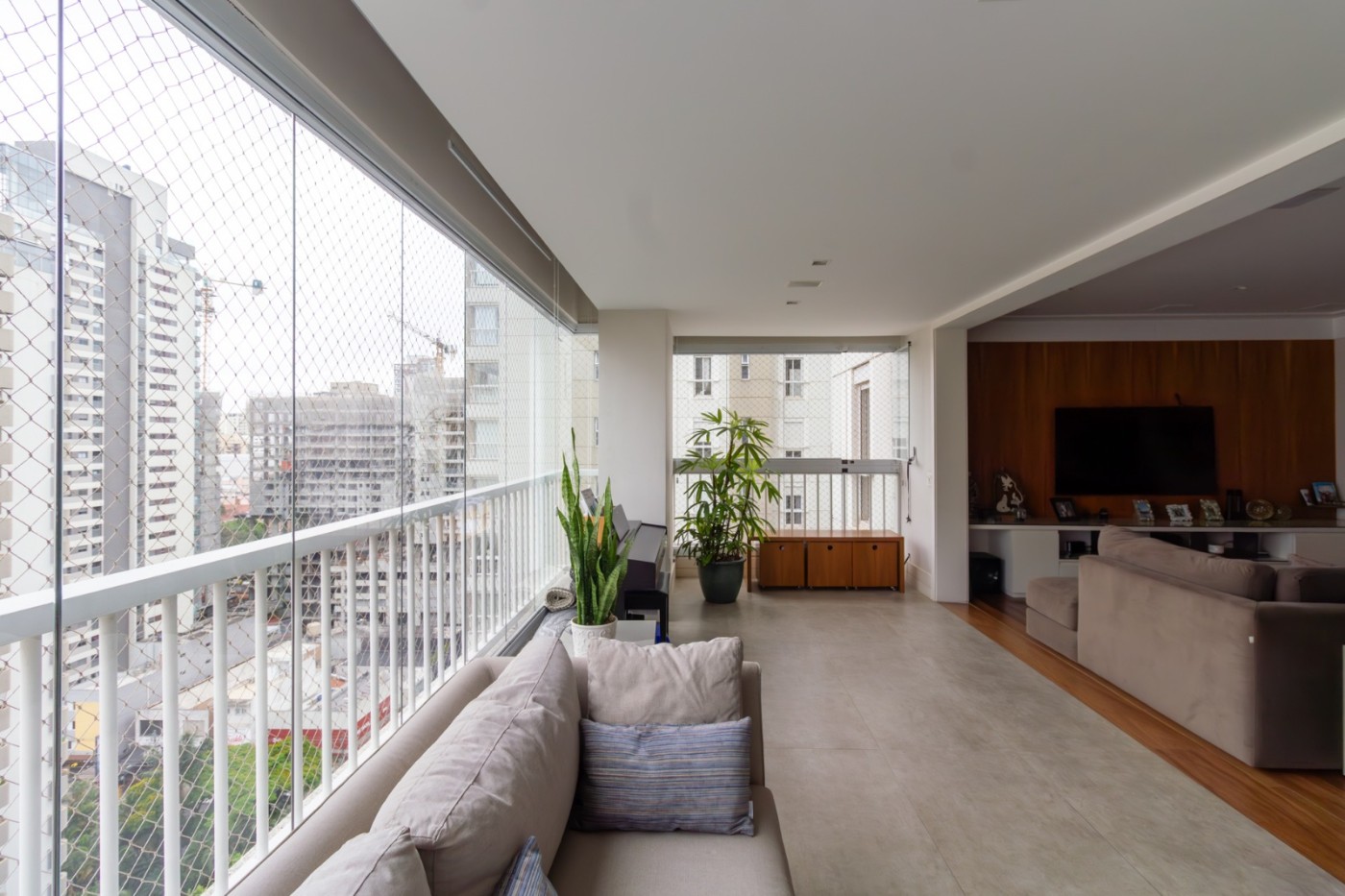 Apartamento à venda com 4 quartos, 4 suítes, 3 vagas e 181m² no Moema, São Paulo (SP) — foto 2 de 30