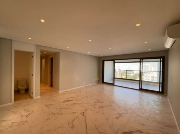 Apartamento para alugar com 3 quartos, 5 banheiros, 2 vagas e 149m² no Moema, São Paulo — foto principal