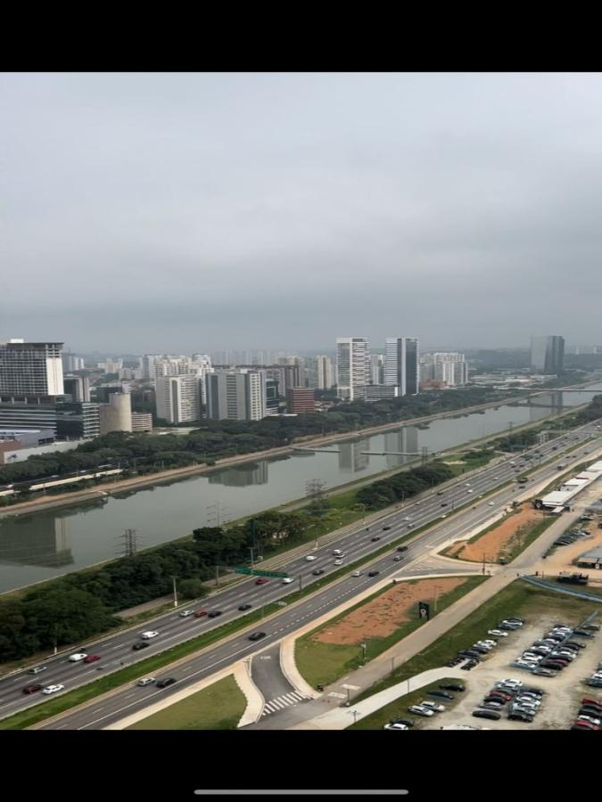 Apartamento à venda com 4 quartos, 4 suítes, 3 vagas e 240m² no Jardim Fonte do Morumbi, São Paulo (SP) — foto 23 de 24