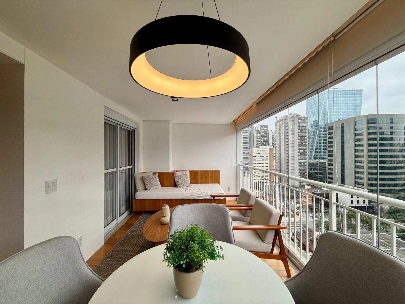 Apartamento à venda com 1 quarto, 1 suíte, 1 vaga e 54m² no Vila Nova Conceição, São Paulo (SP) — foto 2 de 27