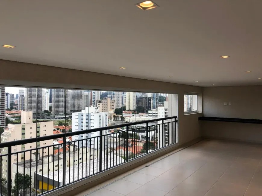 Apartamento à venda com 3 quartos, 3 suítes, 4 vagas e 213m² no Santo Amaro, São Paulo (SP) — foto 2 de 20